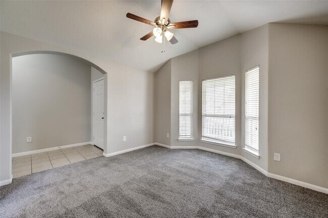 Foto del edificio - 21223 Clover Crest Dr