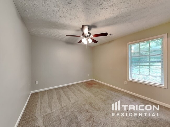 Building Photo - 1038 Wedgewood Ct NE