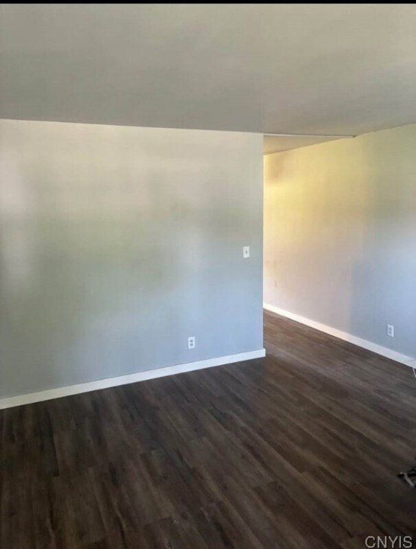 Foto del edificio - 125 Christopher Dr