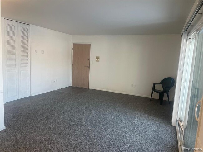 Building Photo - 1824 Colonial Village Way