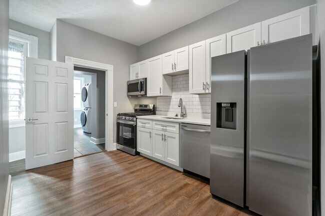 Foto del edificio - Brand New Remodel - 4BR / 2BA Home in Manchester - In-Unit Laundry, Convenient Location - Availab...