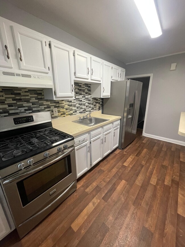 Foto del edificio - 4919 Schaub Ave