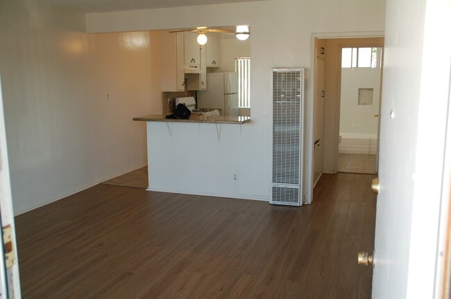 Livingroom - 1140 W 90th St