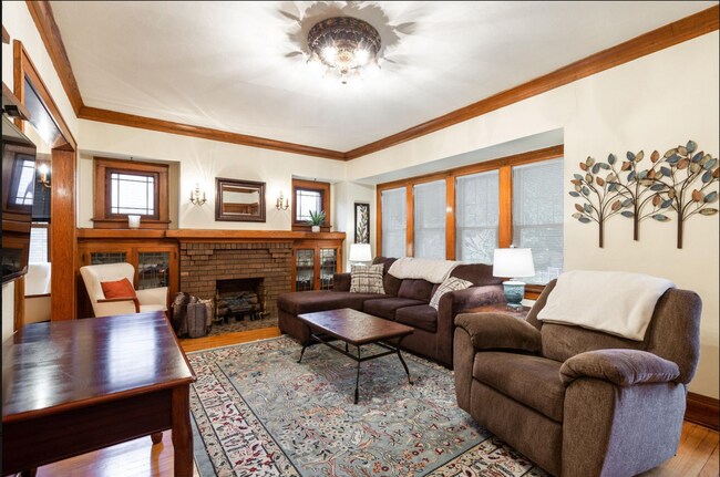 Sala de estar - 2350 N 55th St