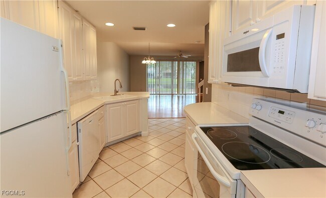 Foto del edificio - 5823 Cove Cir