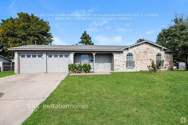 Building Photo - 318 SW Murphy Rd