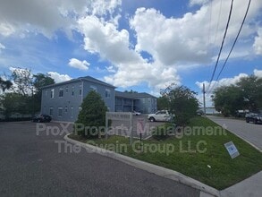 Building Photo - 750 Ave C SW
