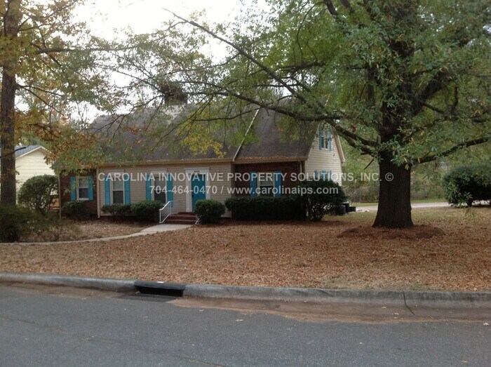 Foto principal - 4535 Dawnwood Dr