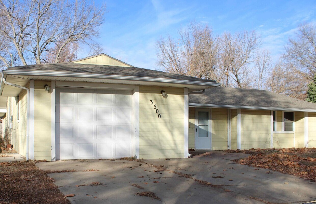 Primary Photo - Home on West Side Available