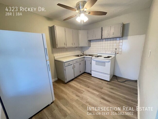 Foto del edificio - 4323 Rickey Dr