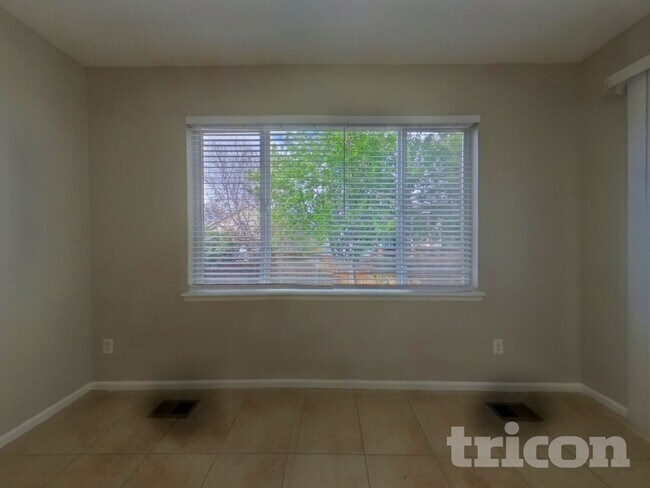 Foto del edificio - 10893 Bullock Ct