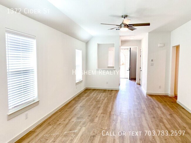 Building Photo - 1372 Cider St