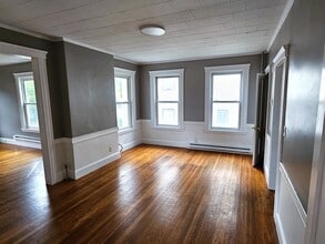 Building Photo - 117 Merrifield St