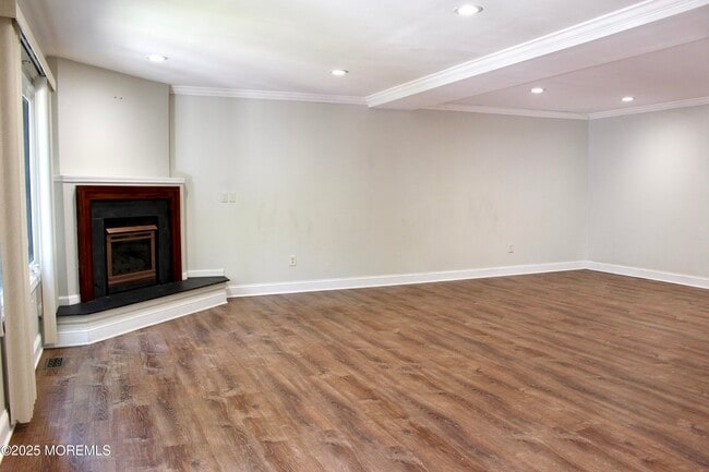 Building Photo - 153 Impatiens Ct