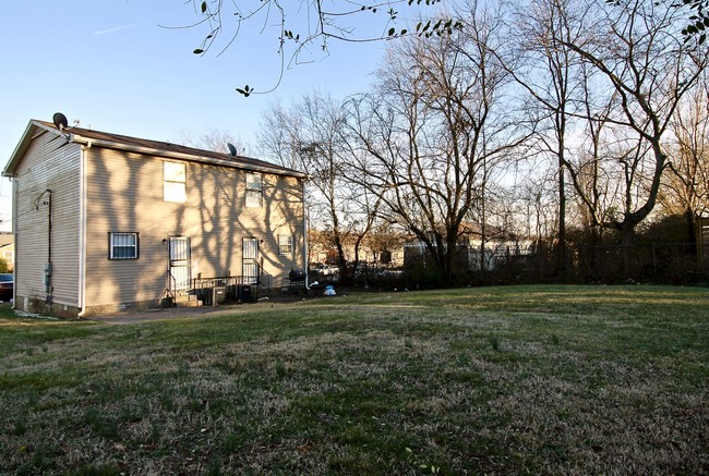 Building Photo - 3727 Willow Creek Rd