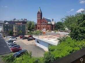 Building Photo - 26 Buttonwood St