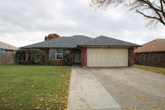 Building Photo - 4210 Fawn Dr