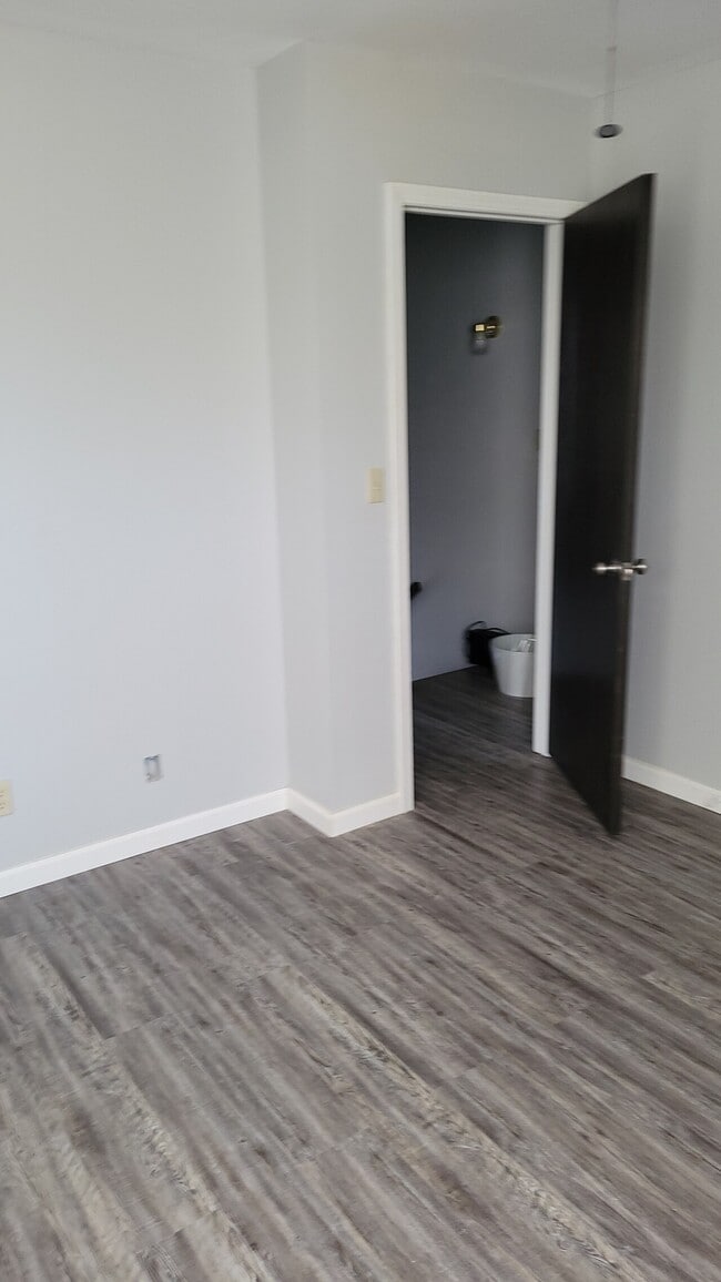 Building Photo - 416 Ave 5 NE Cove