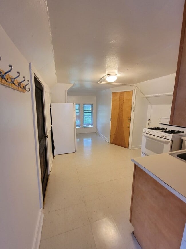 Photo - 620-22 Fellows Ave Apartment