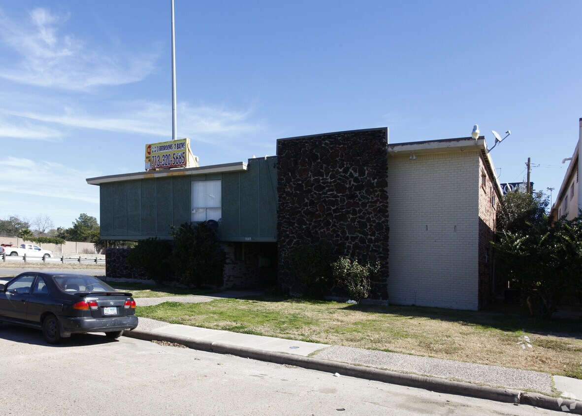 Foto del edificio - 9603 Riddlewood Ln