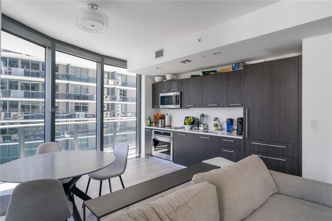 Foto del edificio - 55 SW 9th St