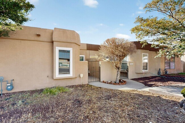 Foto del edificio - NE 2 Bedroom 2 Bath with Garage