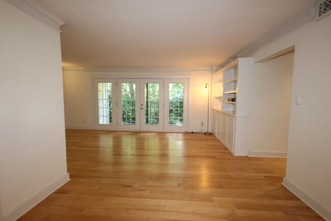 Building Photo - 2 Bedroom Condo in Buckhead for RENT!!! (Garden Brook at Peachtree Hills)