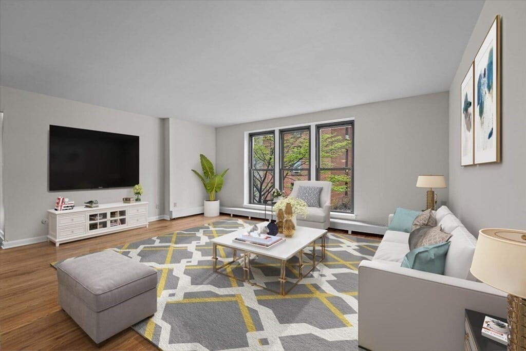 Photo - 10 Juniper St (Brookline, MA)