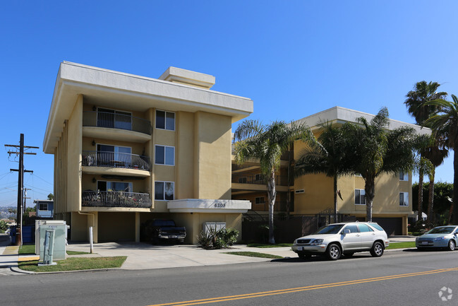 Foto del edificio - Beach Club Apartments