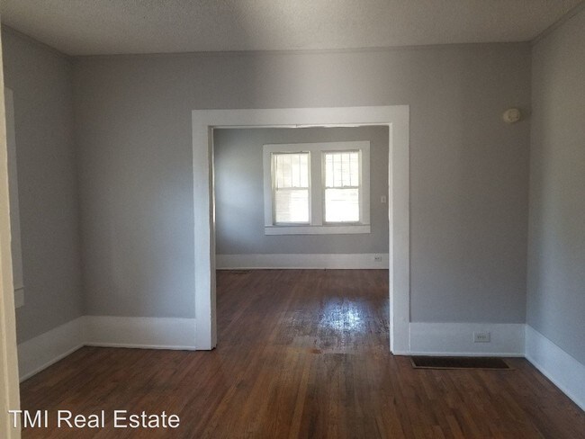 Building Photo - 3 br, 1 bath House - 901 Jackson Blvd