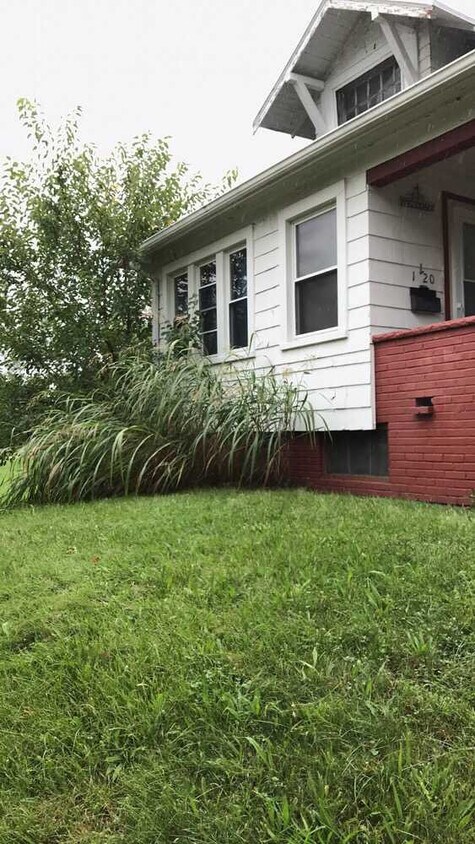 Primary Photo - 2 Bedroom House