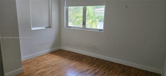 Building Photo - 3915 Ponce de Leon Blvd