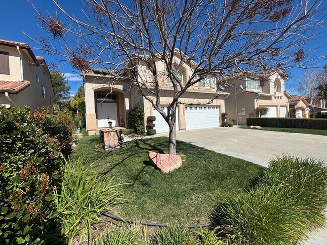 Foto del edificio - COMING SOON! Stunning Stevenson Ranch Executive Home with Private Pool & Water Slide