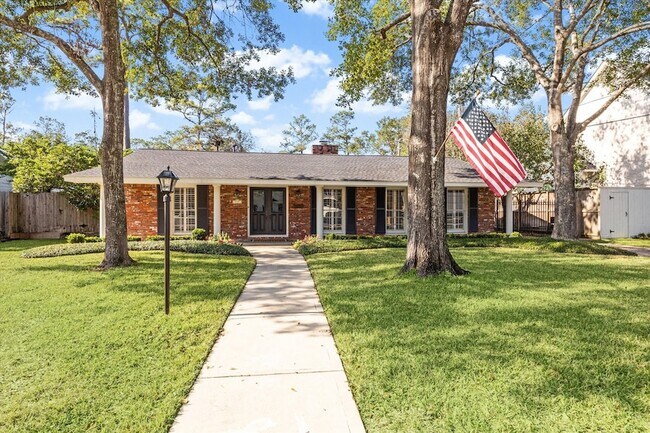 Building Photo - 737 Country Ln