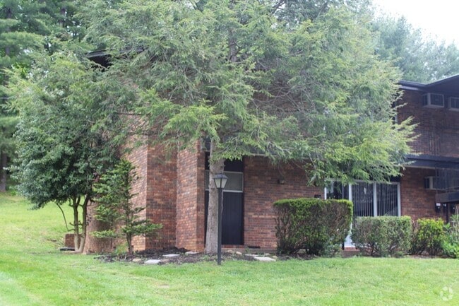 Building Photo - 102 Terrace Ct