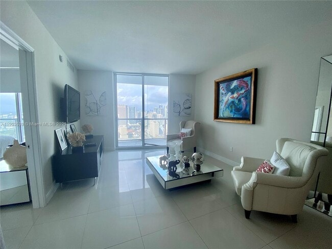 Foto del edificio - 185 SW 7th St