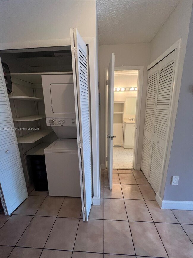 Foto del edificio - 8911 SW 123rd Ct