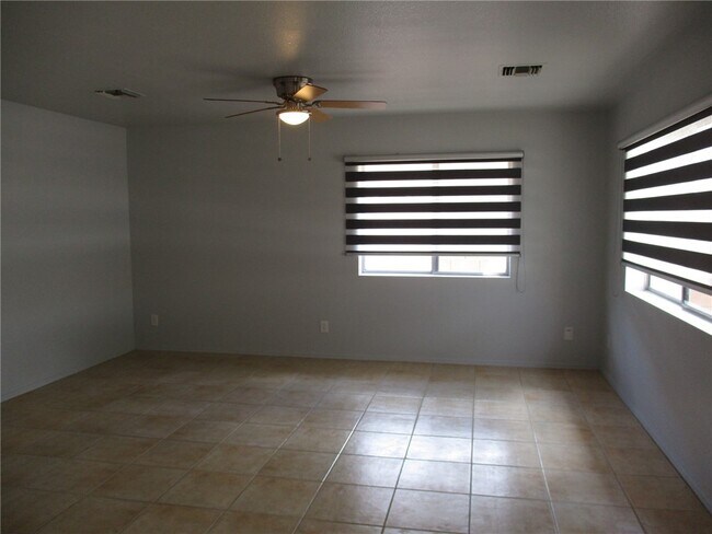 Foto del edificio - 5112 Amber Sands Dr