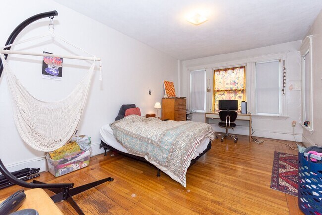 Foto del edificio - Fantastic 3 bed 1 Bath in Allston