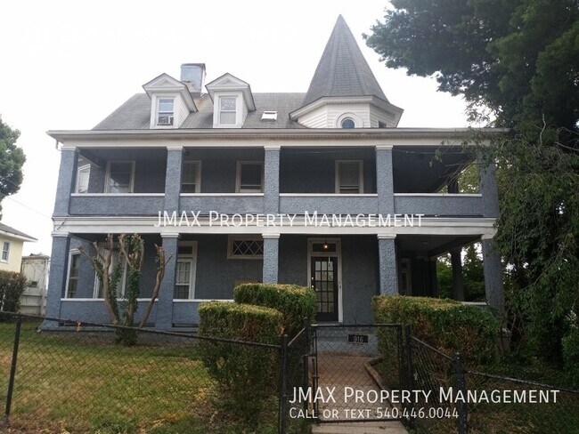 Building Photo - 916 2nd St SW