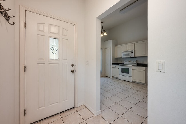Building Photo - 39900 Bayview Dr