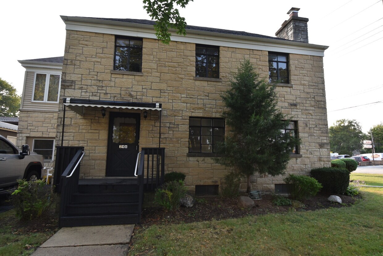 Primary Photo - 246 N Lincoln St