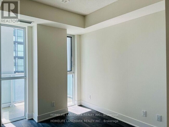 Building Photo - 188 Fairview Mall Dr