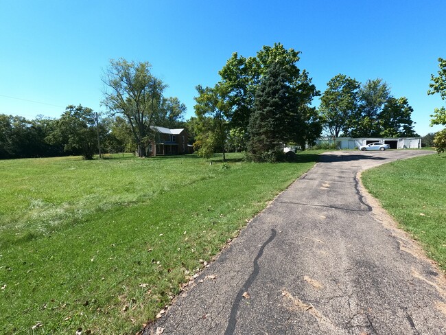Building Photo - 1391 S Union Rd