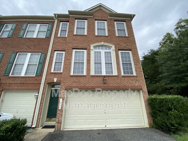 Foto del edificio - 1042 Hotchkiss Pl