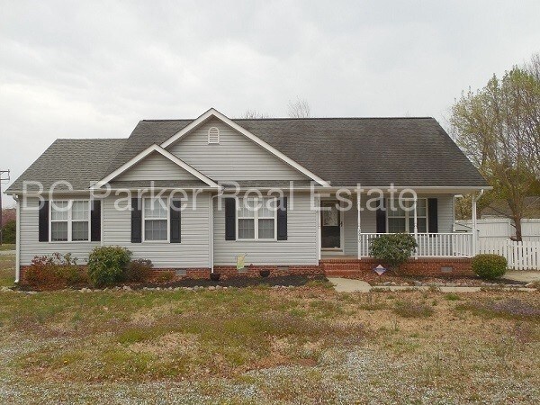 Foto principal - 3 Bedroom 2 Bath House