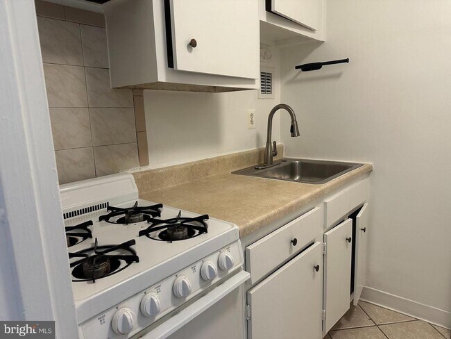 Foto del edificio - 1111 Arlington Blvd