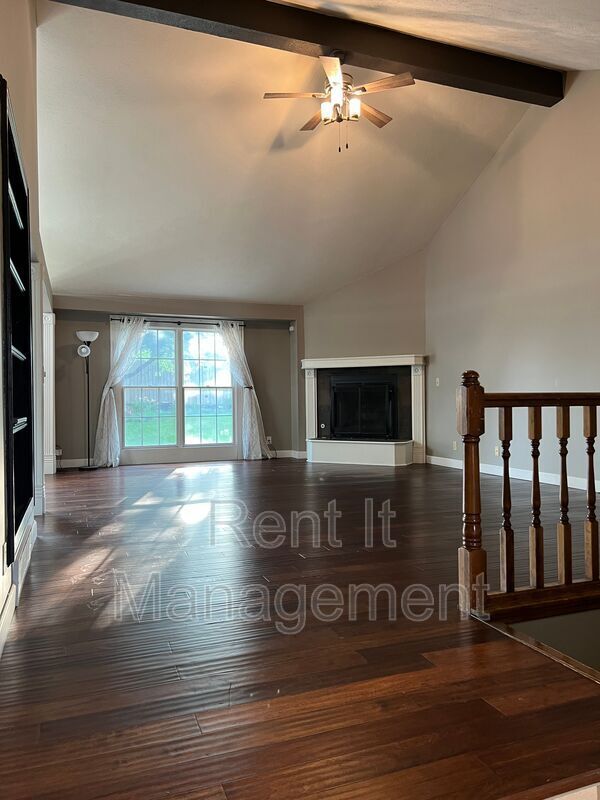 Foto del edificio - 3012 N. 155th. Ave.