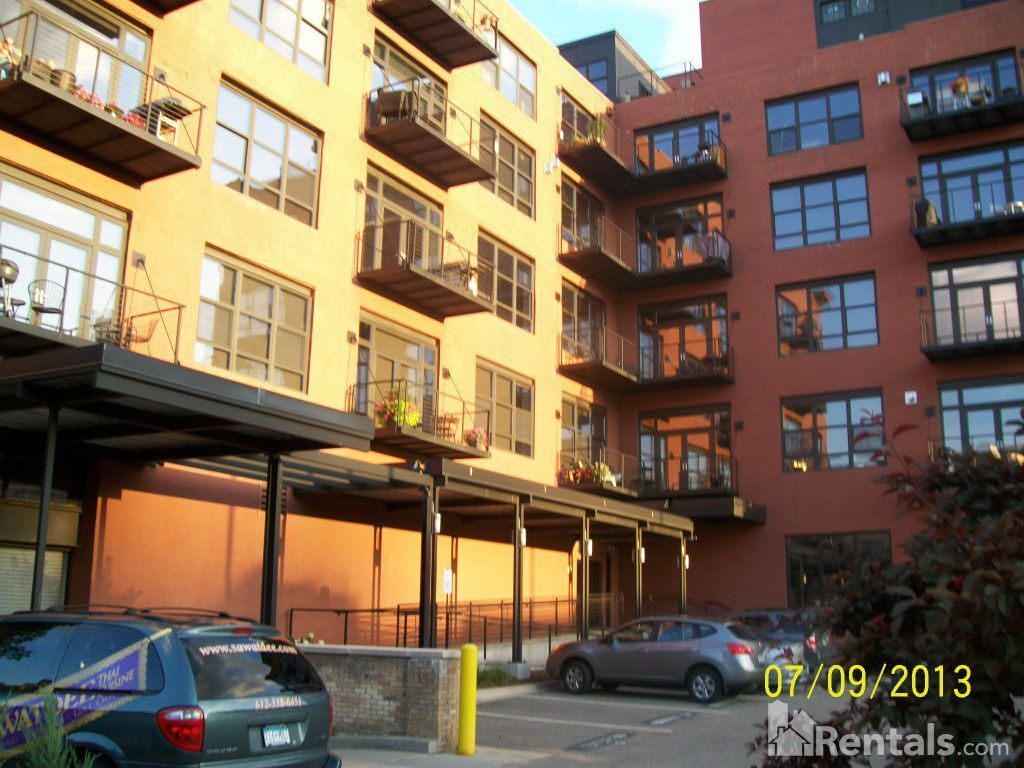 Primary Photo - 607 Washington Ave S