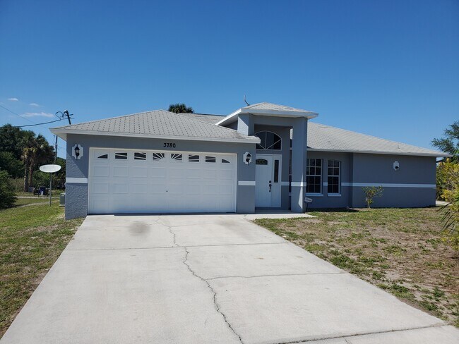 Foto del edificio - 3780 Kinney St